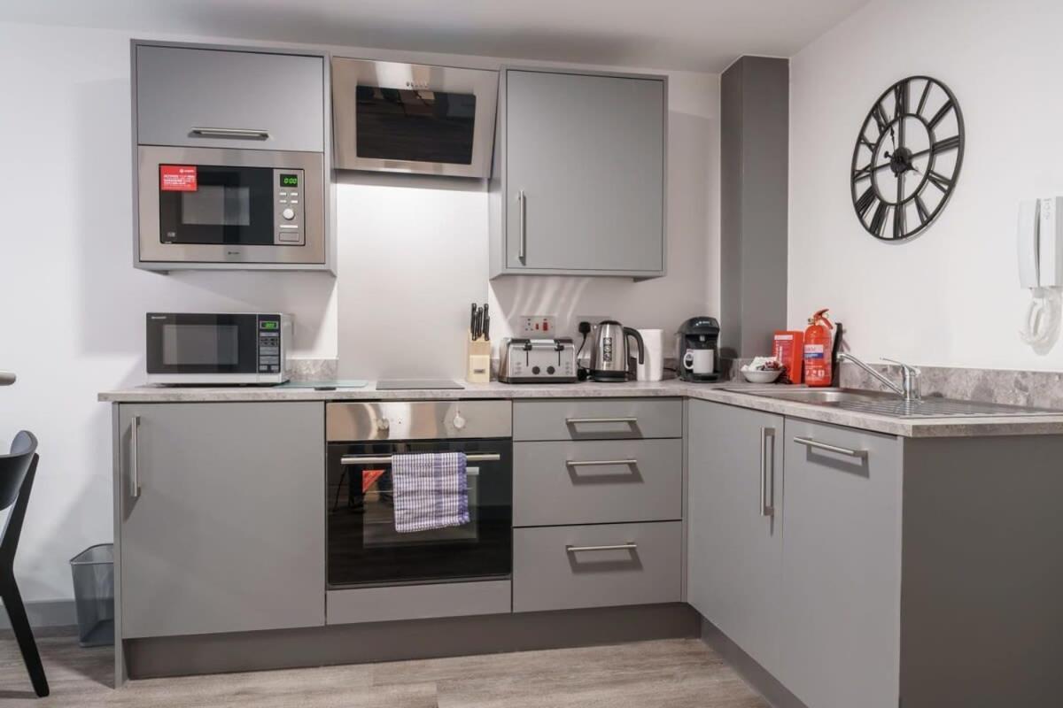Lovely 1 Bed Apartment In Liverpool Centre Eksteriør billede
