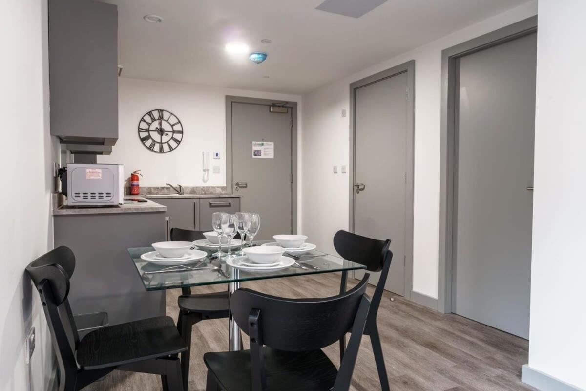 Lovely 1 Bed Apartment In Liverpool Centre Eksteriør billede