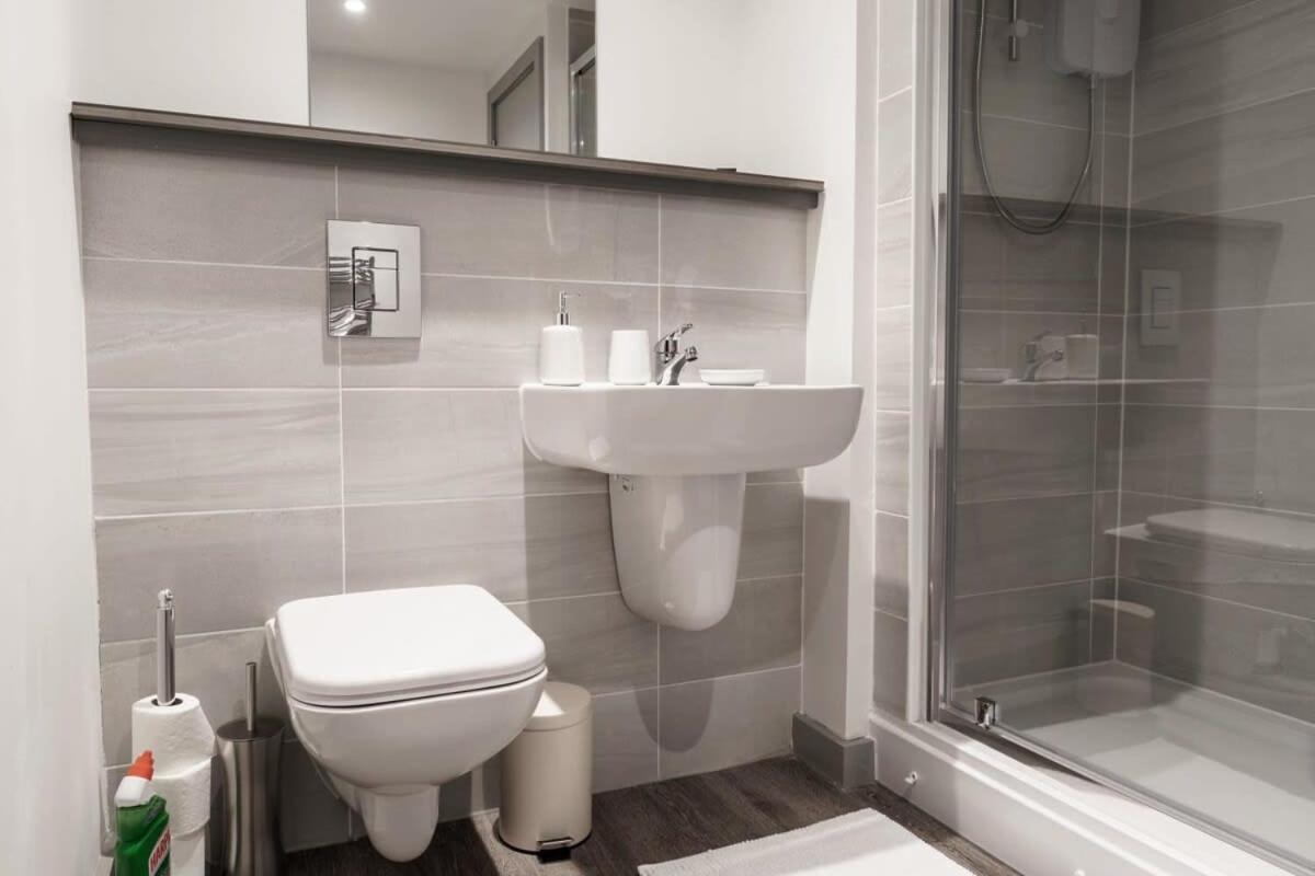 Lovely 1 Bed Apartment In Liverpool Centre Eksteriør billede
