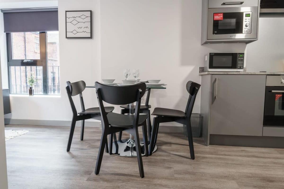 Lovely 1 Bed Apartment In Liverpool Centre Eksteriør billede