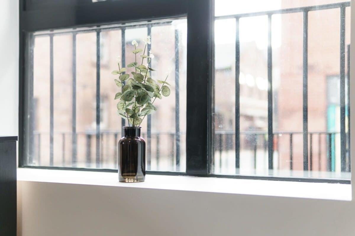 Lovely 1 Bed Apartment In Liverpool Centre Eksteriør billede
